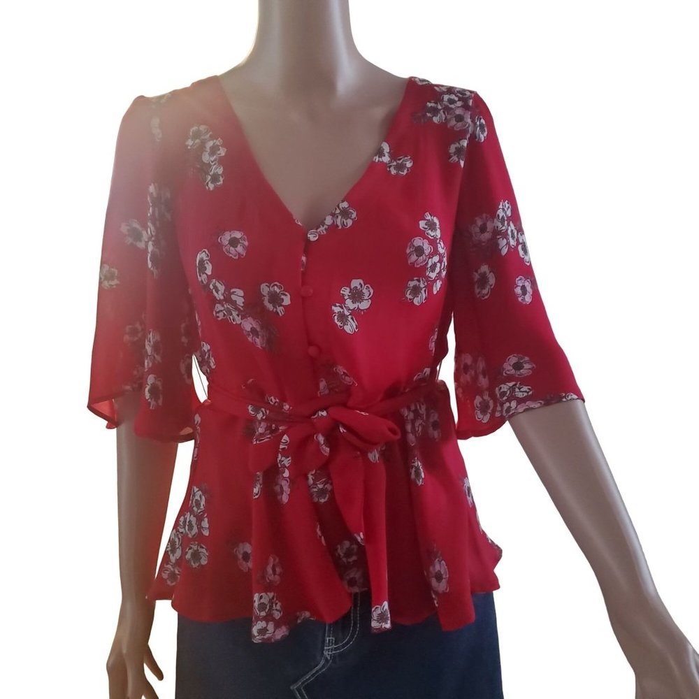 CUPCAKES & CASHMERE TIPTON Floral Cherry Blossom Blouse Top Peplum Hem Size S
